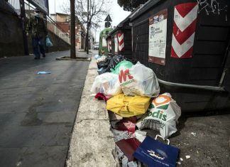 Sospensione tassa rifiuti Roma